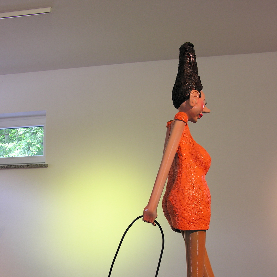 Car-Walking, 2013, bronze-colored, H = 110, W = 30 cm; 7 unique pieces.